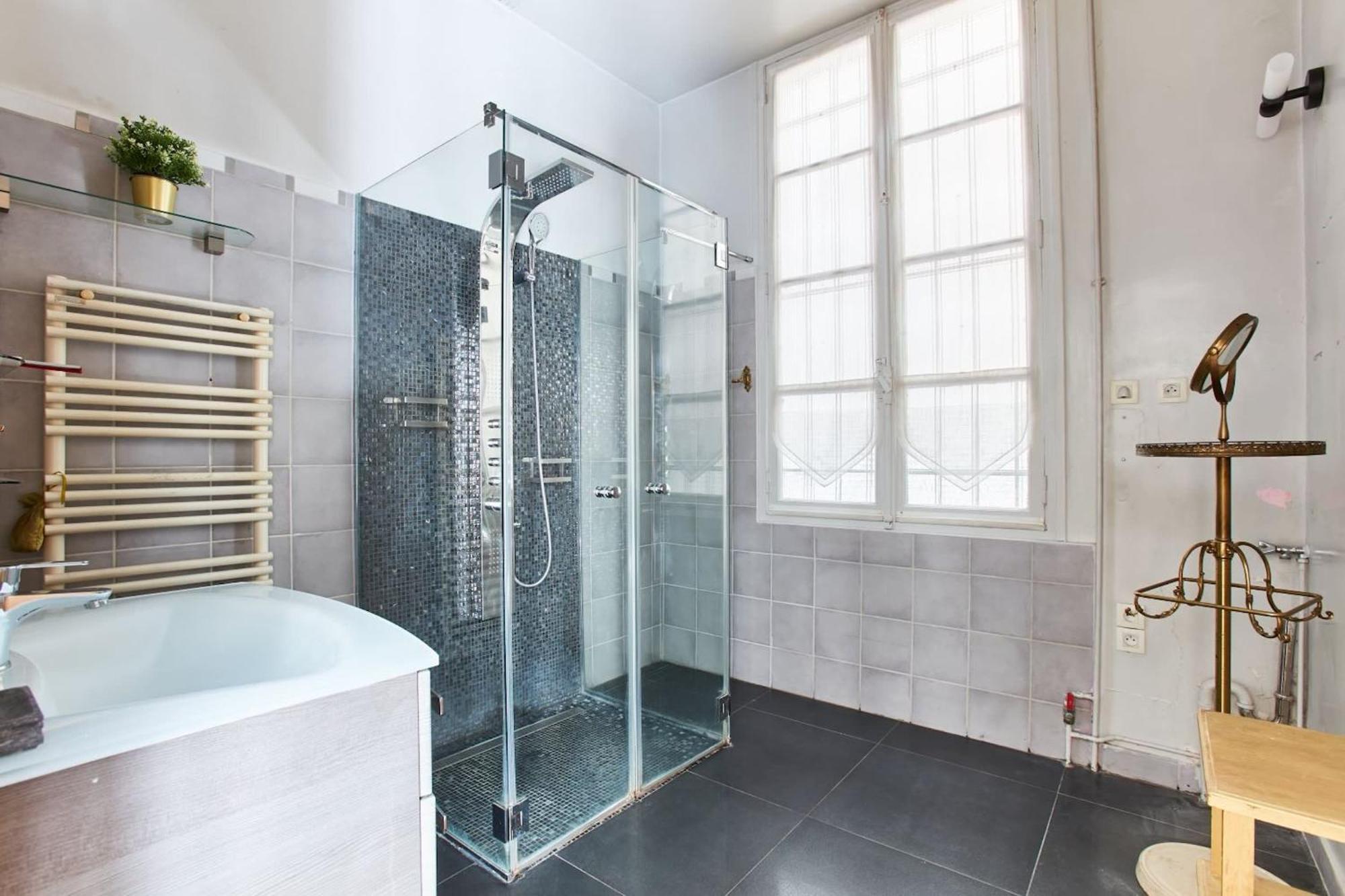 Apartment Madeleine & Palais Garnier - 2br - Cityapartmentstay *